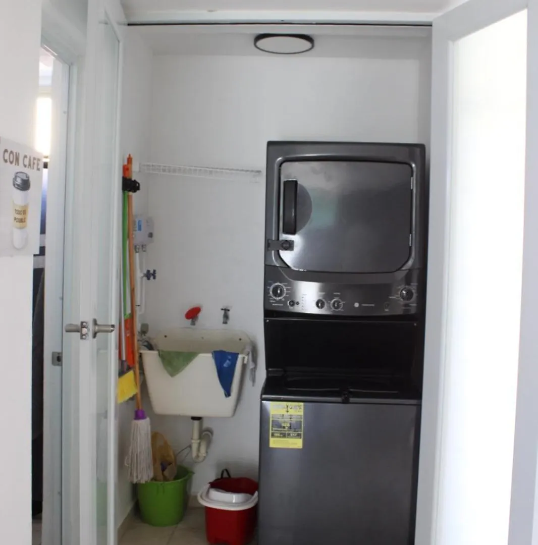 San Juan Airport Retreat With A Pool Apartment 0*, San Juan